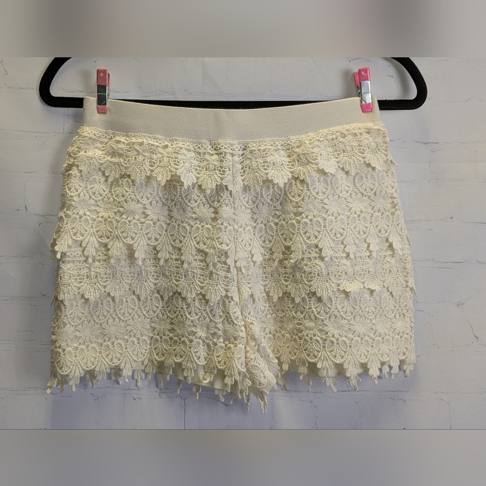 Elegant Cream Lace Women's Shorts